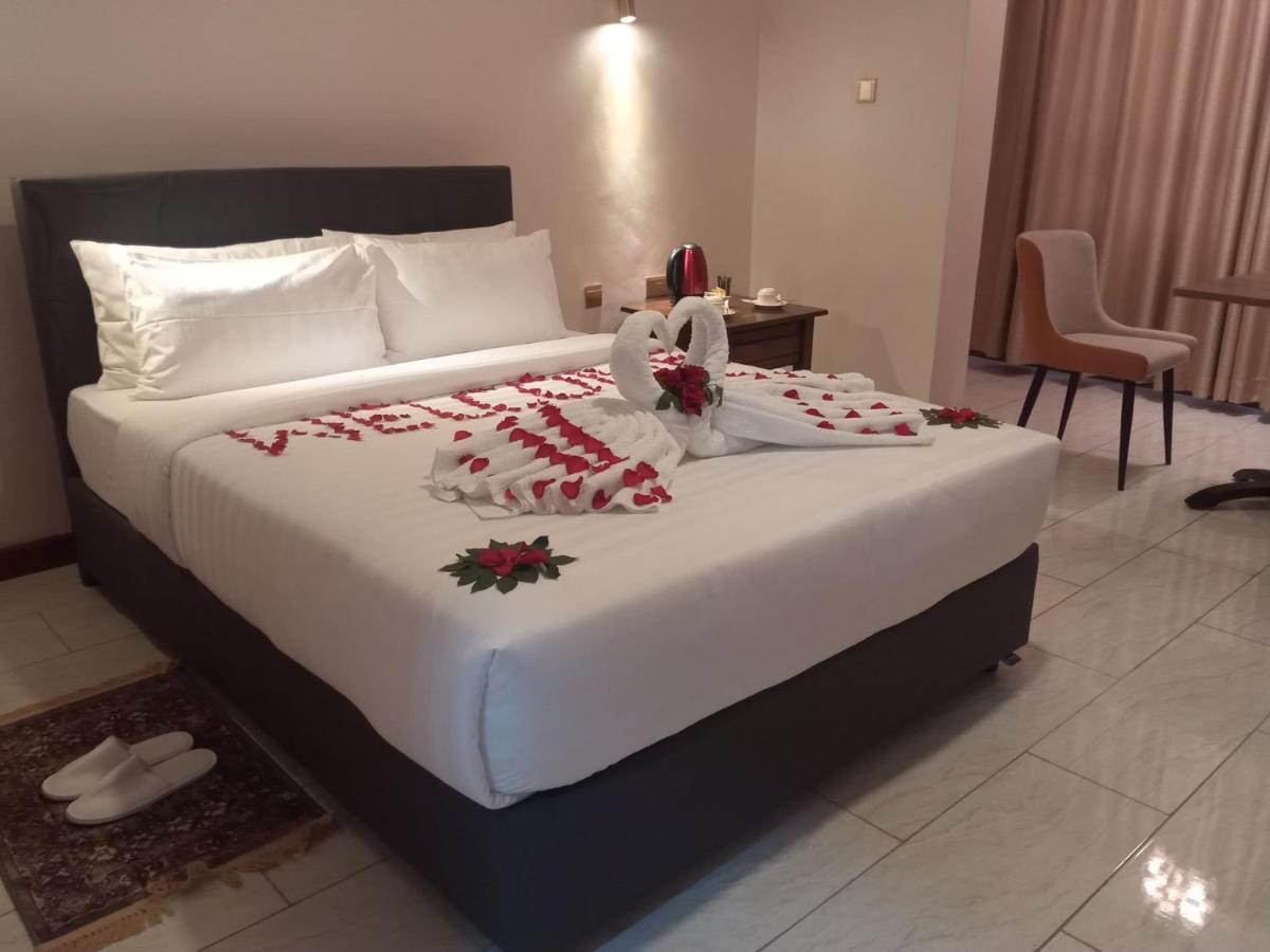 Villa Grazia Luxury Hotel ナイバシャ エクステリア 写真